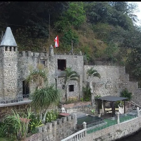 הוילה Casttle Atocha